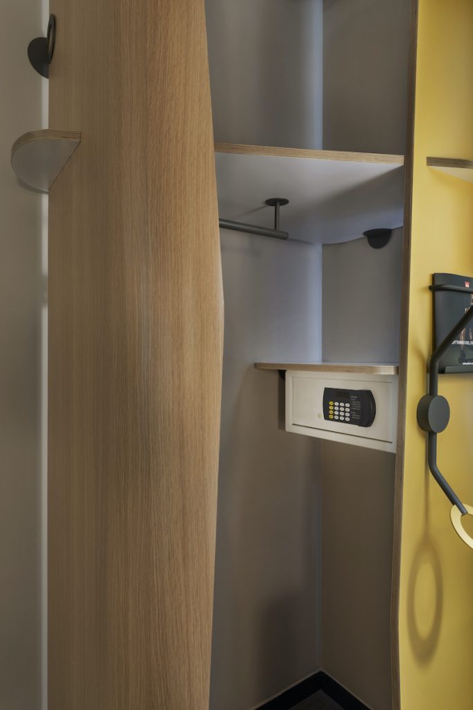 Chambre triple standard | Chambre triple supérieure avec vue sur la ville